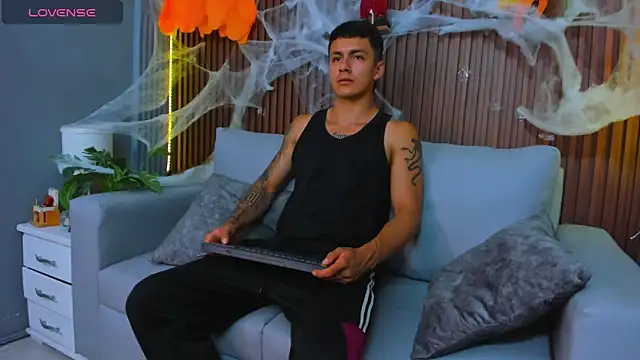 Leo santoro online show from October 2025 03:55:01 PM