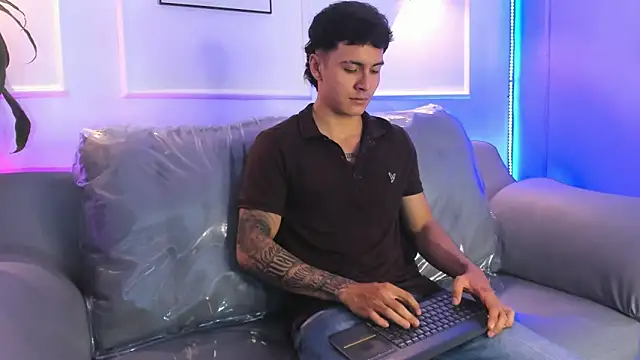 Leo santoro online show from March 2026 03:17:01 PM