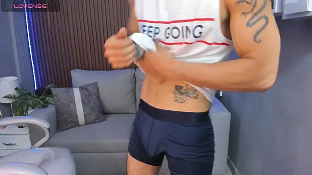 Leo santoro online show from November 2025 03:26:01 PM