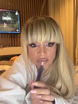 BOO D online show from October 2025 09:16:01 PM