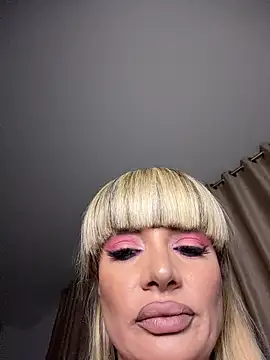 BOO D online show from November 2025 07:29:02 PM