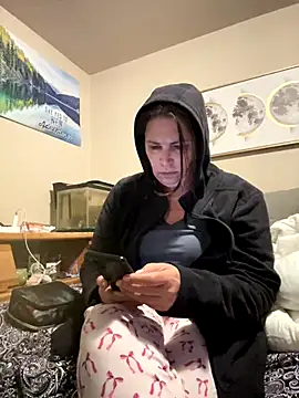 Snapshot of petalsexy chatting on November 2025 04:51:02 PM petalsexy online show from November 2025 04:51:02 PM