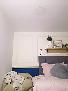 LilyCutee  online show from September 2025 06:51:01 PM