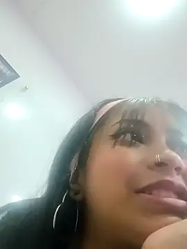 LilyCutee  online show from September 2025 07:02:02 PM