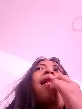 LilyCutee  online show from September 2025 07:20:01 PM