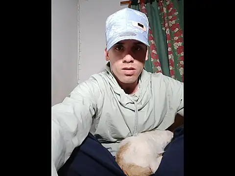 Snapshot of alex-golden chatting on December 2025 02:34:02 AM alex-golden online show from December 2025 02:34:02 AM