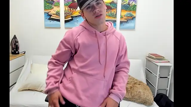 Snapshot of alex-golden chatting on September 2025 01:36:02 PM alex-golden online show from September 2025 01:36:02 PM