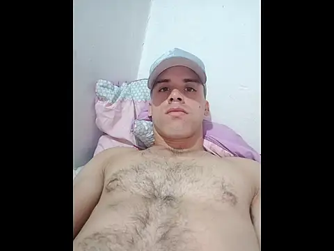 Snapshot of alex-golden chatting on December 2025 04:02:02 PM alex-golden online show from December 2025 04:02:02 PM