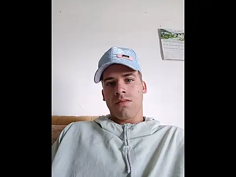 Snapshot of alex-golden chatting on January 2026 03:17:02 PM alex-golden online show from January 2026 03:17:02 PM