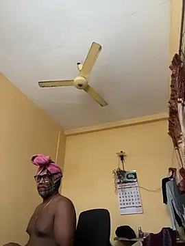 femboyslqueen online show from November 2025 05:00:02 AM