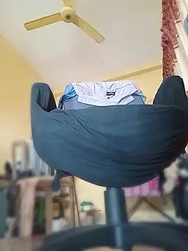 femboyslqueen online show from February 2026 06:44:01 AM