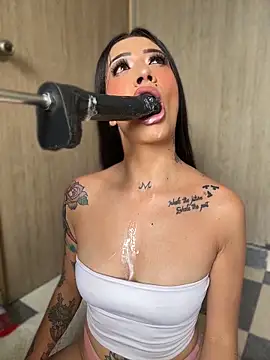 ValentinaBianchi online show from April 2026 06:32:01 PM