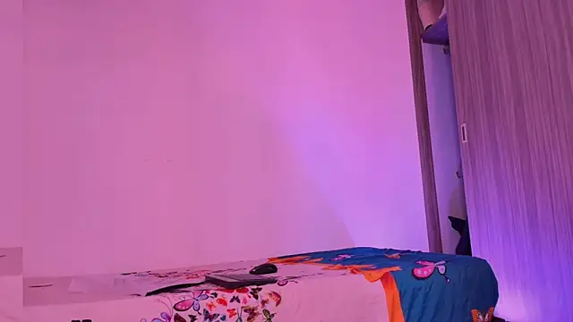 dreamsussi online show from June 2026 03:18:01 PM