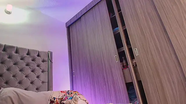 dreamsussi online show from November 2025 08:01:02 PM