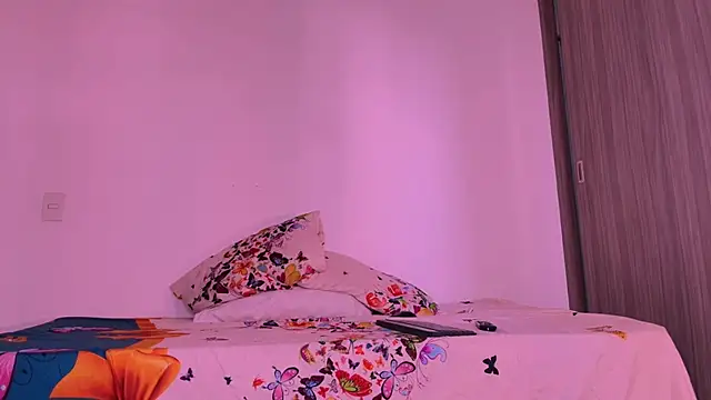 dreamsussi online show from July 2026 07:09:01 PM