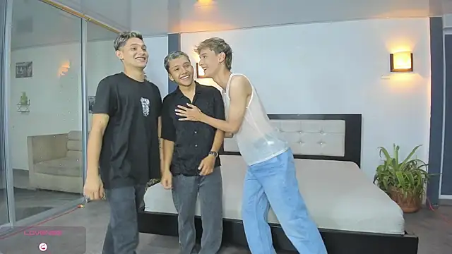 Snapshot of Bisexlifehot__ chatting on November 2025 11:16:01 PM Bisexlifehot online show from November 2025 11:16:01 PM