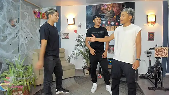 Snapshot of Bisexlifehot__ chatting on October 2025 11:05:02 PM Bisexlifehot online show from October 2025 11:05:02 PM