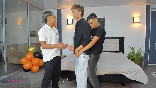 Snapshot of Bisexlifehot__ chatting on November 2025 11:04:02 PM Bisexlifehot online show from November 2025 11:04:02 PM