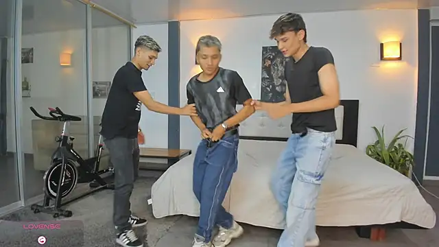 Snapshot of Bisexlifehot__ chatting on November 2025 11:09:01 PM Bisexlifehot online show from November 2025 11:09:01 PM