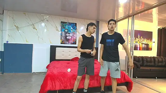 Bisexlifehot   online show from April 2026 11:30:02 PM