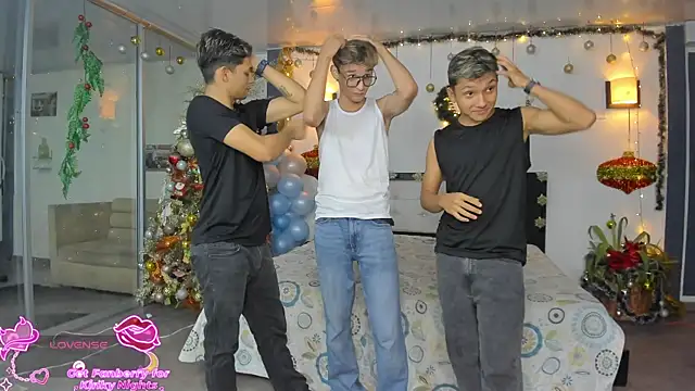 Snapshot of Bisexlifehot__ chatting on December 2025 11:09:01 PM Bisexlifehot online show from December 2025 11:09:01 PM