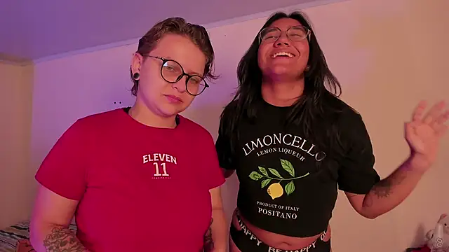 Snapshot of CrazyCakes_ chatting on November 2025 03:21:02 AM CrazyCakes online show from November 2025 03:21:02 AM