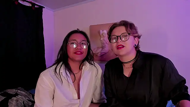 Snapshot of CrazyCakes_ chatting on December 2025 04:22:02 AM CrazyCakes online show from December 2025 04:22:02 AM