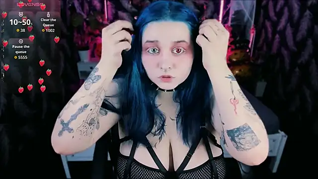 Mira Fyre online show from October 2025 07:58:01 PM