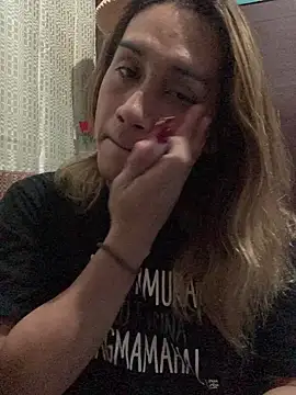 pretty TRANSjona online show from April 2026 07:51:01 PM