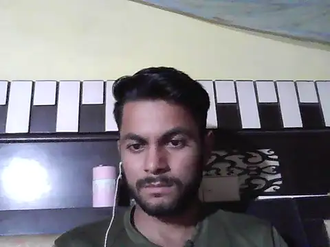 Snapshot of ursdreamperson chatting on November 2025 05:21:01 AM ursdreamperson online show from November 2025 05:21:01 AM