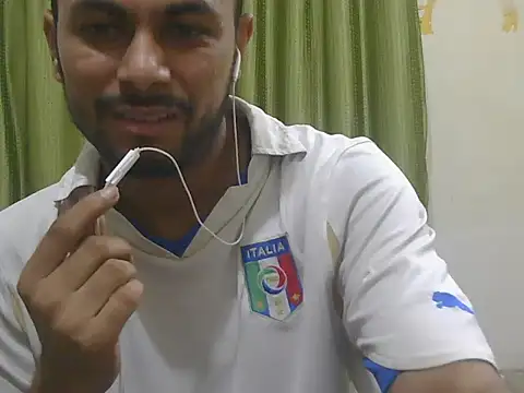 Snapshot of ursdreamperson chatting on June 2026 02:07:02 PM ursdreamperson online show from June 2026 02:07:02 PM