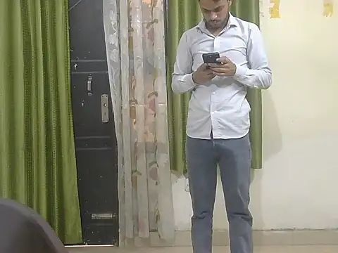 Snapshot of ursdreamperson chatting on June 2026 01:28:01 AM ursdreamperson online show from June 2026 01:28:01 AM