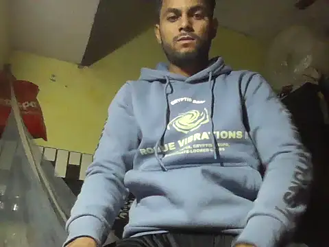 Snapshot of ursdreamperson chatting on November 2025 05:29:01 AM ursdreamperson online show from November 2025 05:29:01 AM