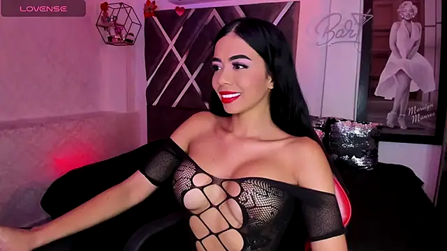 Snapshot of pocahontasweetss03 chatting on December 2025 04:11:02 AM pocahontasweetss03 online show from December 2025 04:11:02 AM