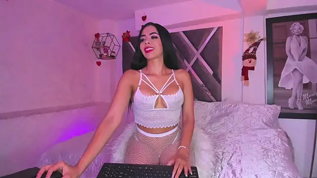 Snapshot of pocahontasweetss03 chatting on November 2025 07:34:01 AM pocahontasweetss03 online show from November 2025 07:34:01 AM