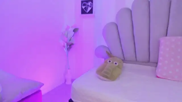 Amy Bunnie 18 online show from January 2026 10:35:02 PM