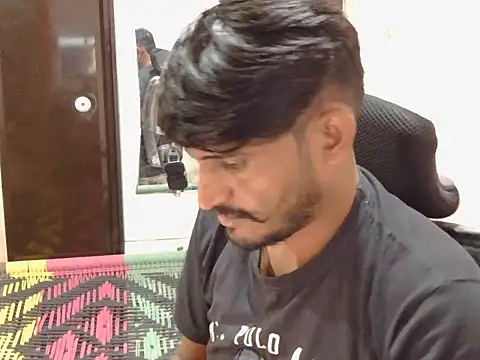 krishjaat43 online show from November 2025 06:58:01 PM