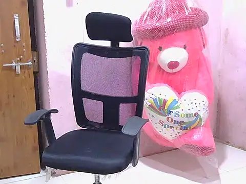 krishjaat43 online show from December 2025 02:44:01 PM