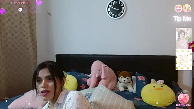 angelly  kate online show from November 2025 12:37:01 AM