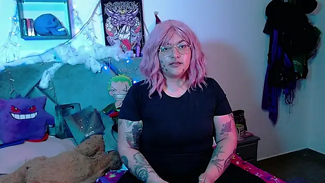 Snapshot of XxGreenGoodxX chatting on December 2025 11:21:02 PM XxGreenGoodxX online show from December 2025 11:21:02 PM