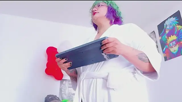 Snapshot of XxGreenGoodxX chatting on June 2026 06:52:01 PM XxGreenGoodxX online show from June 2026 06:52:01 PM