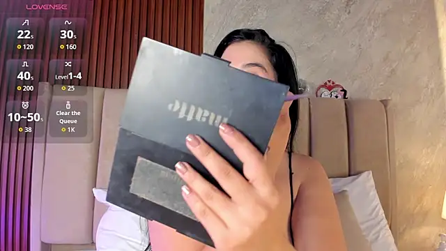  Cris Spicy  online show from November 2025 04:44:02 PM