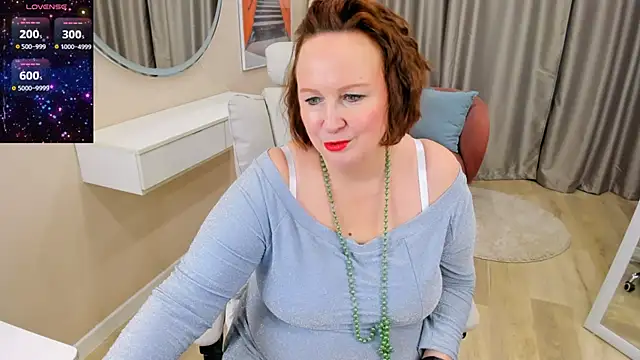 Snapshot of WifeyXRated chatting on January 2025 05:51:01 AM WifeyXRated online show from January 2025 05:51:01 AM