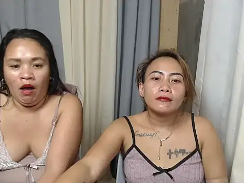 Snapshot of joanpetite chatting on October 2025 11:56:01 AM joanpetite online show from October 2025 11:56:01 AM