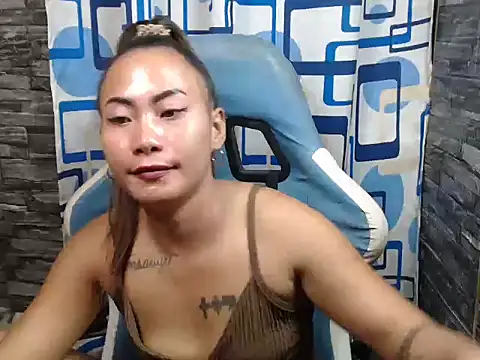 joanpetite online show from May 2026 11:31:01 PM