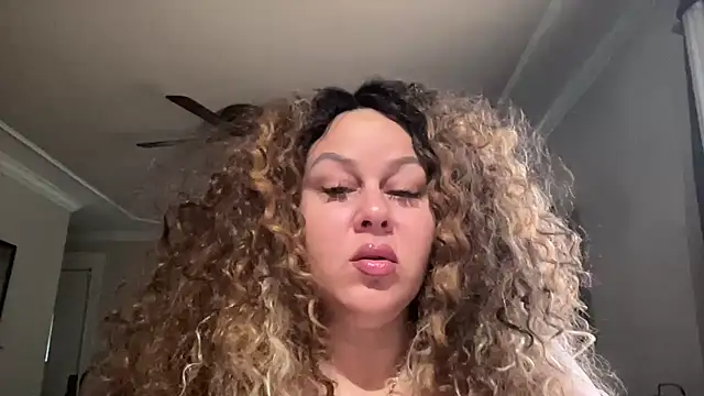 Snapshot of number1slut chatting on September 2025 04:18:01 PM number1slut online show from September 2025 04:18:01 PM