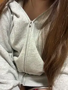 Snapshot of mayu06000 chatting on November 2025 05:45:02 PM mayu06000 online show from November 2025 05:45:02 PM