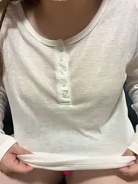 Snapshot of mayu06000 chatting on November 2025 04:45:01 PM mayu06000 online show from November 2025 04:45:01 PM