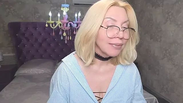 Snapshot of Wendy_Waves chatting on December 2025 11:13:01 AM Wendy Waves online show from December 2025 11:13:01 AM