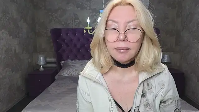 Snapshot of Wendy_Waves chatting on December 2025 11:53:01 AM Wendy Waves online show from December 2025 11:53:01 AM